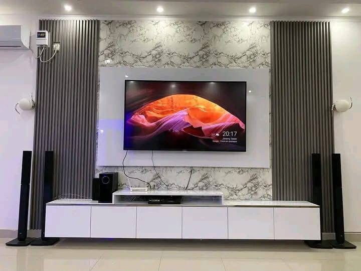 Painel de TV Premium com Ripado e LED