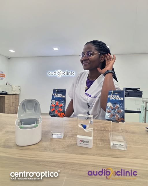 Na Audioclinic, cada atendimento começa da mesma forma: a ouvir. 👂🏾